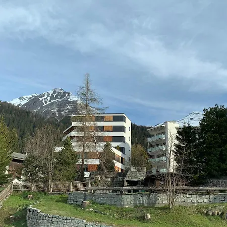 Gian - Close To The Kongresshaus, The Ice Hockey Stadium, Cross-country Skiing, The Eau-la-la Indoor Pool And Wellness, Large Supermarket, 2 Bus Stops, With An Indoor Garage And Fully Equipped Appartement Davos