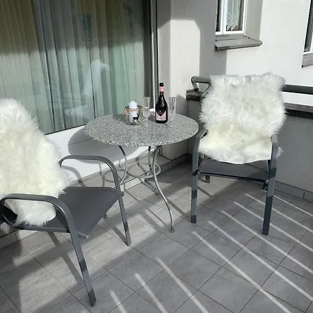 Gian - Close To The Kongresshaus, The Ice Hockey Stadium, Cross-country Skiing, The Eau-la-la Indoor Pool And Wellness, Large Supermarket, 2 Bus Stops, With An Indoor Garage And Fully Equipped Appartement *