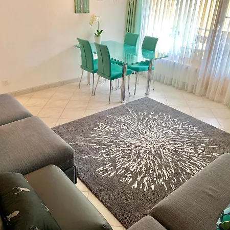 Gian - Close To The Kongresshaus, The Ice Hockey Stadium, Cross-country Skiing, The Eau-la-la Indoor Pool And Wellness, Large Supermarket, 2 Bus Stops, With An Indoor Garage And Fully Equipped * Davos