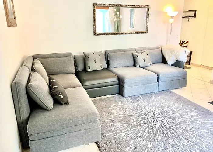 Gian - Close To The Kongresshaus, The Ice Hockey Stadium, Cross-country Skiing, The Eau-la-la Indoor Pool And Wellness, Large Supermarket, 2 Bus Stops, With An Indoor Garage And Fully Equipped Davos