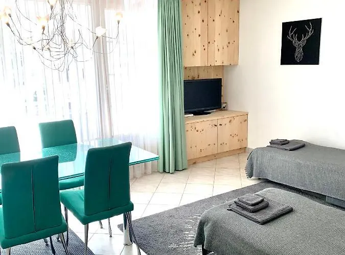 Appartement Gian - Close To The Kongresshaus, The Ice Hockey Stadium, Cross-country Skiing, The Eau-la-la Indoor Pool And Wellness, Large Supermarket, 2 Bus Stops, With An Indoor Garage And Fully Equipped