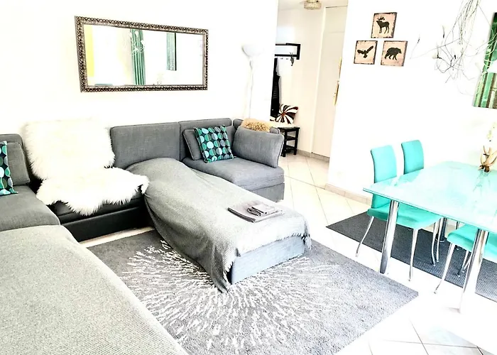 Appartement Gian - Close To The Kongresshaus, The Ice Hockey Stadium, Cross-country Skiing, The Eau-la-la Indoor Pool And Wellness, Large Supermarket, 2 Bus Stops, With An Indoor Garage And Fully Equipped