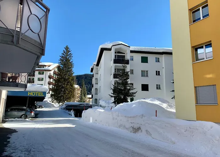 Appartement Gian - Close To The Kongresshaus, The Ice Hockey Stadium, Cross-country Skiing, The Eau-la-la Indoor Pool And Wellness, Large Supermarket, 2 Bus Stops, With An Indoor Garage And Fully Equipped Davos