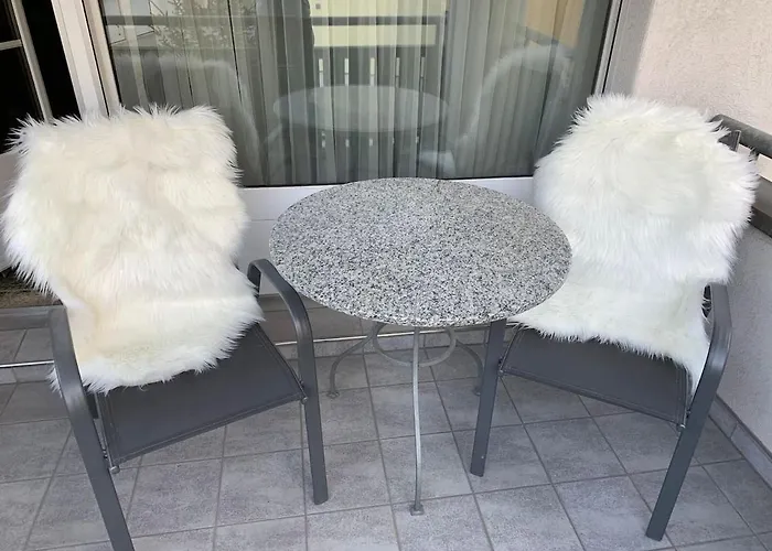 Gian - Close To The Kongresshaus, The Ice Hockey Stadium, Cross-country Skiing, The Eau-la-la Indoor Pool And Wellness, Large Supermarket, 2 Bus Stops, With An Indoor Garage And Fully Equipped Appartement Davos