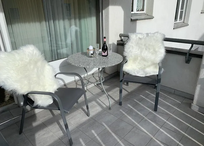 Gian - Close To The Kongresshaus, The Ice Hockey Stadium, Cross-country Skiing, The Eau-la-la Indoor Pool And Wellness, Large Supermarket, 2 Bus Stops, With An Indoor Garage And Fully Equipped Appartement *