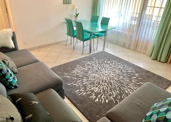 Gian - Close To The Kongresshaus, The Ice Hockey Stadium, Cross-country Skiing, The Eau-la-la Indoor Pool And Wellness, Large Supermarket, 2 Bus Stops, With An Indoor Garage And Fully Equipped * Davos