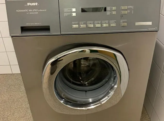 Gian - Close To The Kongresshaus, The Ice Hockey Stadium, Cross-country Skiing, The Eau-la-la Indoor Pool And Wellness, Large Supermarket, 2 Bus Stops, With An Indoor Garage And Fully Equipped Appartement Davos