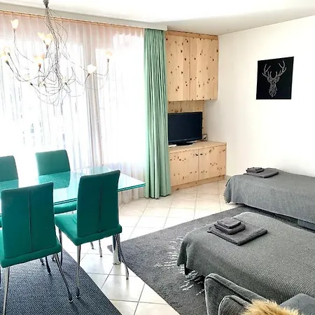 Appartement Gian - Close To The Kongresshaus, The Ice Hockey Stadium, Cross-country Skiing, The Eau-la-la Indoor Pool And Wellness, Large Supermarket, 2 Bus Stops, With An Indoor Garage And Fully Equipped