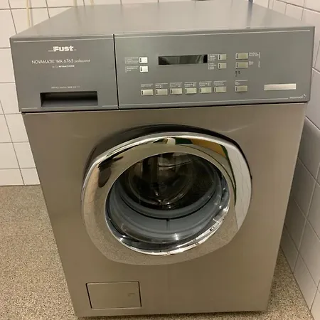 Gian - Close To The Kongresshaus, The Ice Hockey Stadium, Cross-country Skiing, The Eau-la-la Indoor Pool And Wellness, Large Supermarket, 2 Bus Stops, With An Indoor Garage And Fully Equipped Appartement Davos